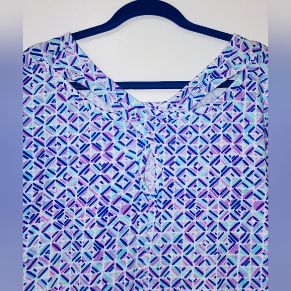 T By Talbots size2X Geometric Shape 1/4 Sleeve Blouse w/ Cut Outs In Back On Top - Picture 4 of 7